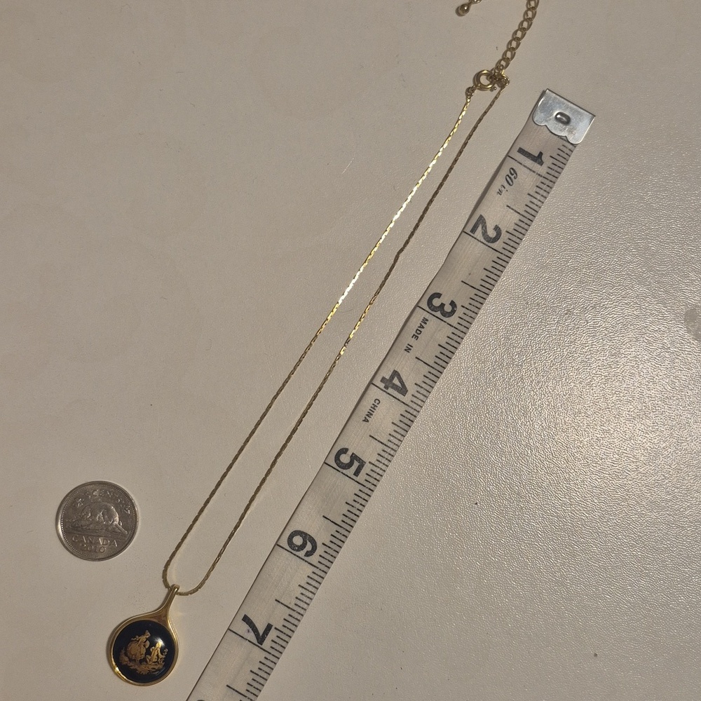 Limoges pendant w/Gold - Tone Chain - Picture 3 of 5